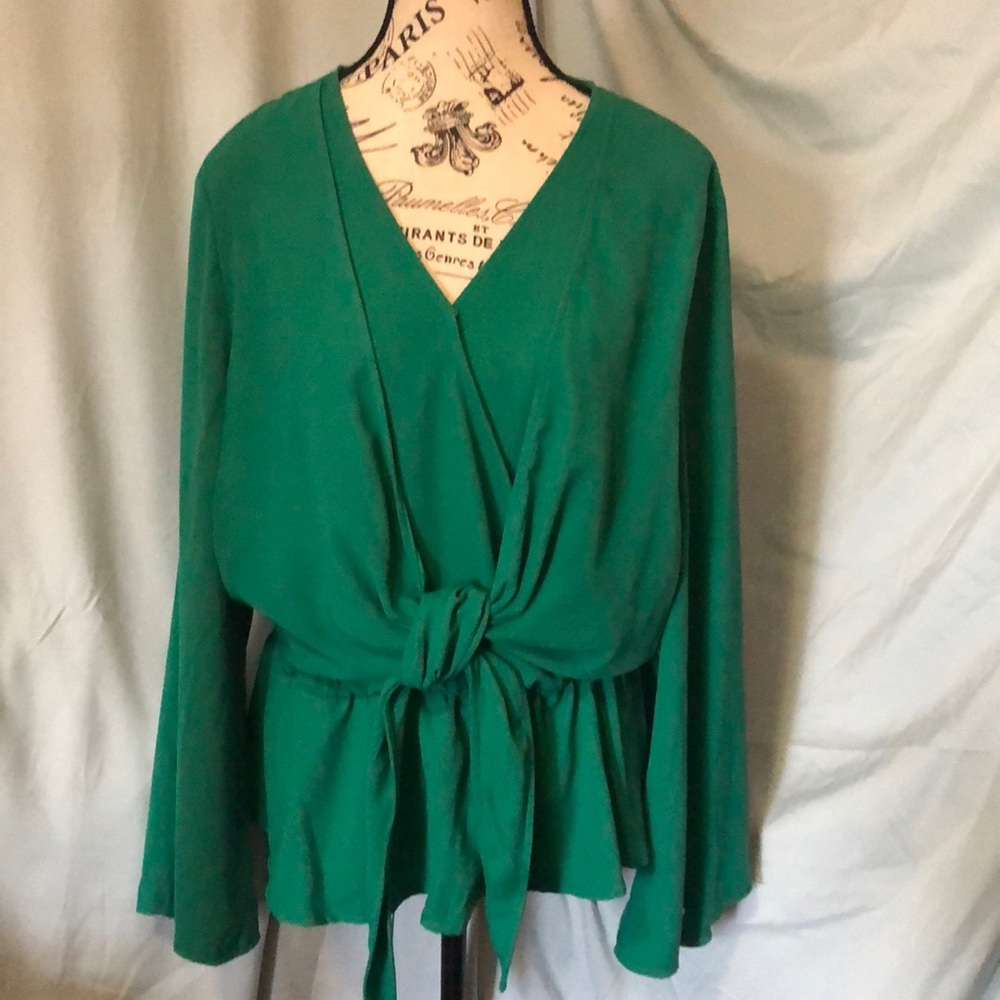 NWOT Monroe And Main Green Layered Crossover Wrap with Tie Flare Sleeve Top